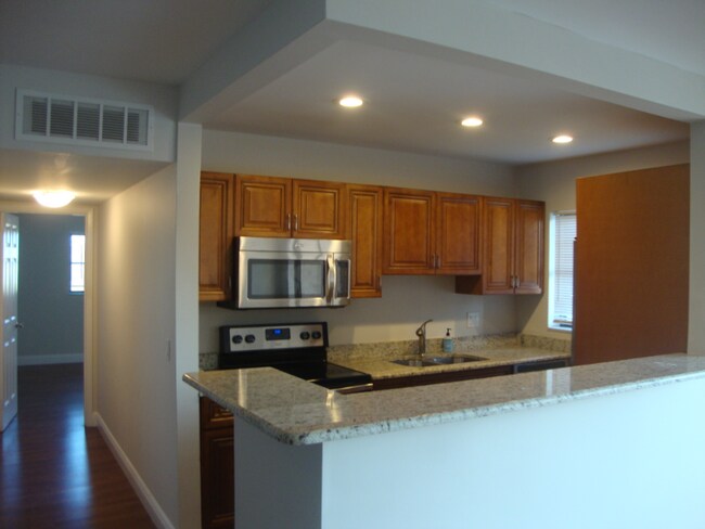 665 Enfield St unit B12, Boca Raton, FL 33487 - photo 2