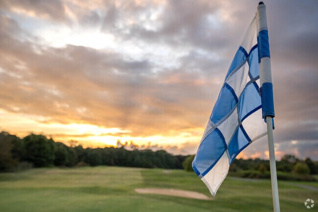 Hampton Roads Center is perfect for golf enthusiasts and sunset watchers alike.