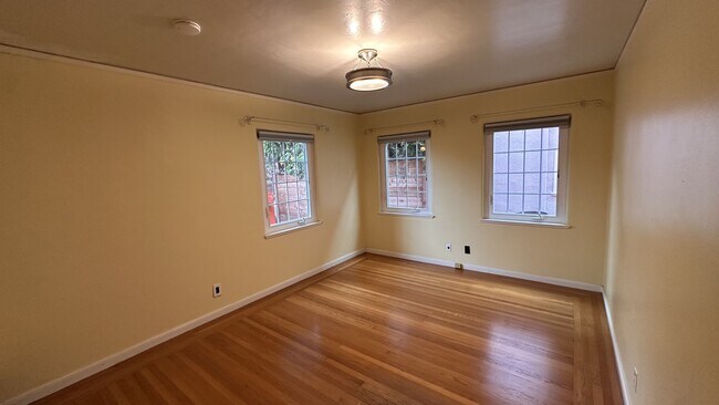 614 Brooklyn Ave, Oakland, CA 94606 - photo 6