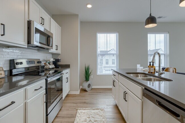 Leona - 2 Bed / 2 Bath - 1,291 Sq.Ft.