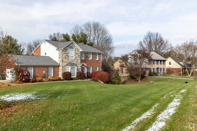 The median home in Shetland was constructed in 2007.