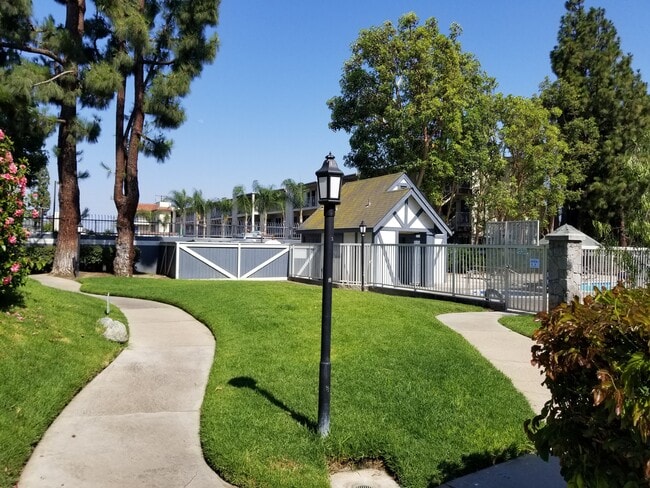 3028 W Cheryllyn Ln unit 3028, Anaheim, CA 92804 - photo 3