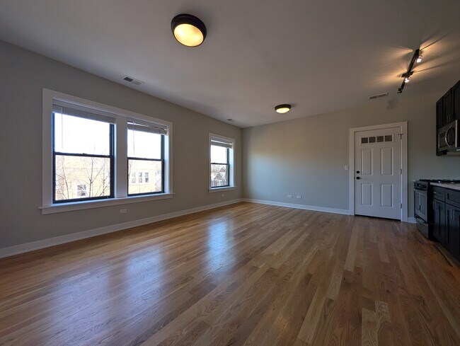 2203 W Eastwood Ave unit 2201-2W, Chicago, IL 60625 - photo 3