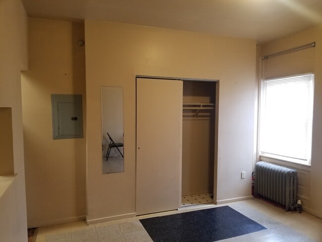 1226 W Allegheny Ave unit 1226 2 fRONT, Philadelphia, PA 19133 - photo 3