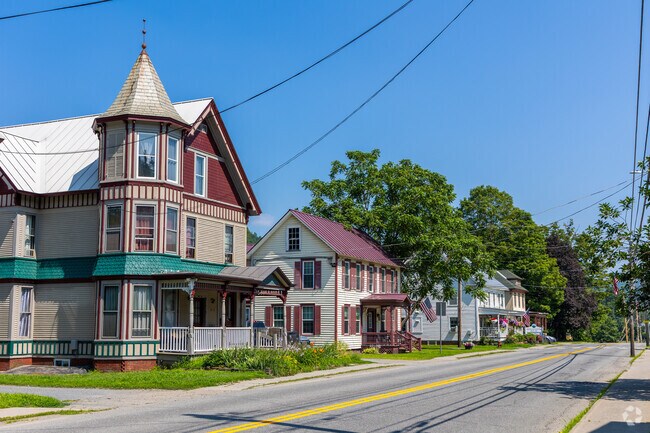 South Royalton streets feature historic homes, including ornate Queen Annes.