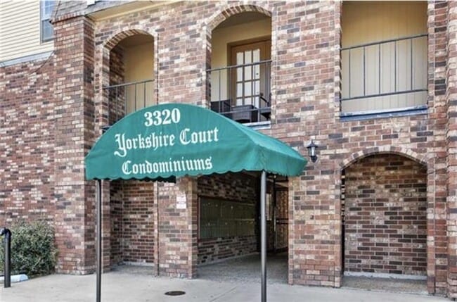 Yorkshire Court Condominums unit 211, Metairie, LA 70002 - photo 3
