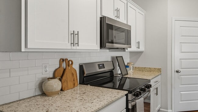 2933 Ervine St, Tallahassee, FL 32308 - photo 7