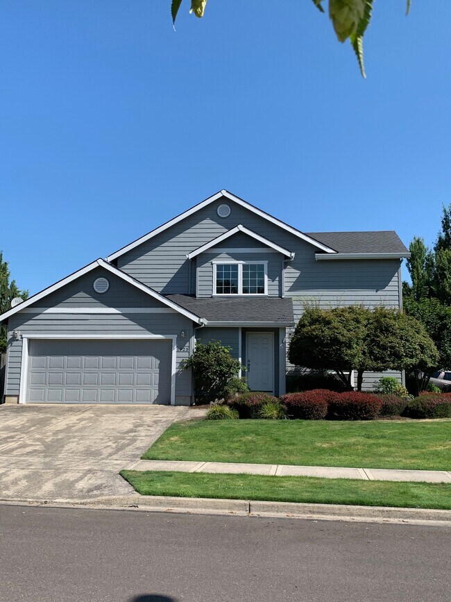 1925 NW Woodland Dr, McMinnville, OR 97128