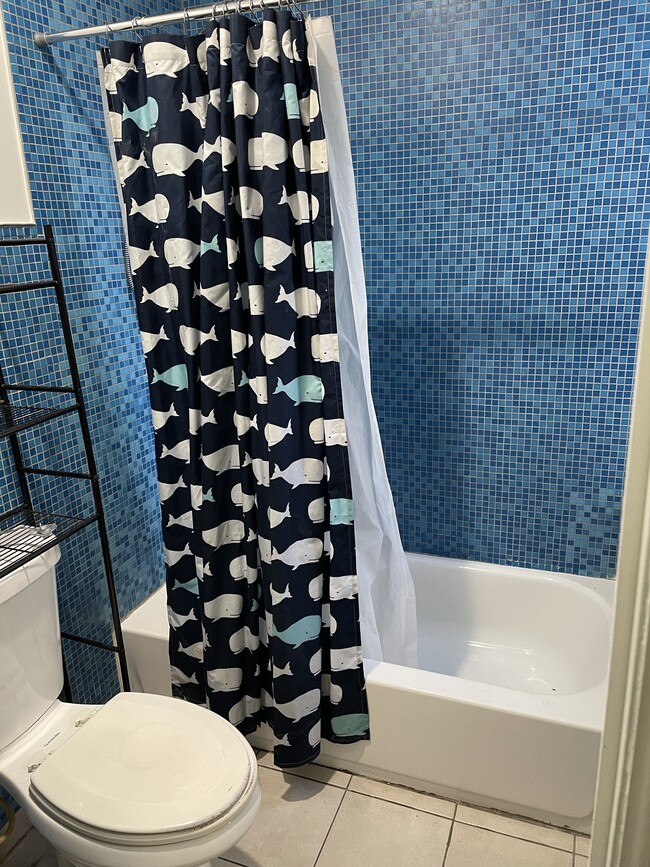 2013 N College Ave unit 2, Philadelphia, PA 19121 - photo 4