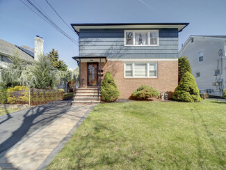 29 Fitzherbert St, Bloomfield, NJ 07003