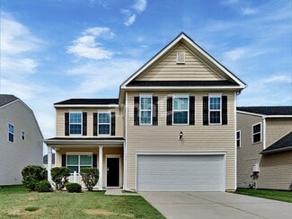 136 Weeping Cypress Dr, Moncks Corner, SC 29461