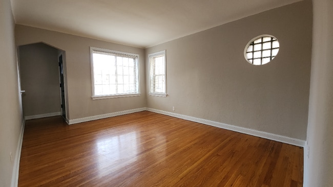 6304 Bancroft Ave unit 1st floor, Saint Louis, MO 63109 - photo 2