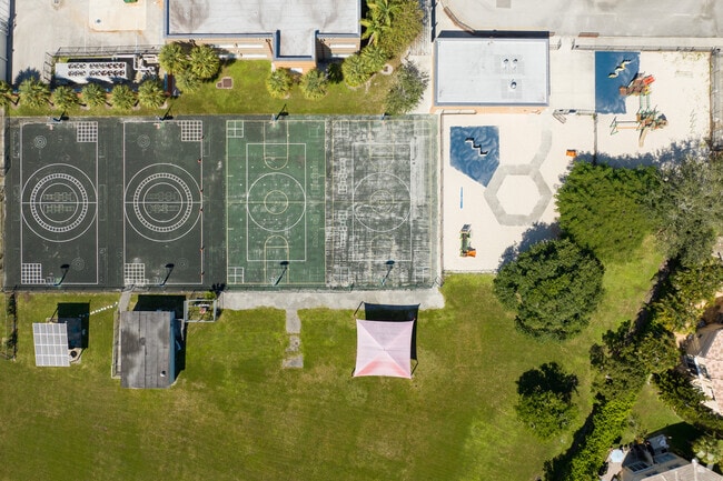 Panther Run Elementary School has not just Playgrounds but also Great Sports Fields