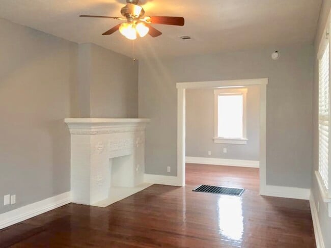 2812 NW 15th St, Oklahoma City, OK 73107 - photo 3