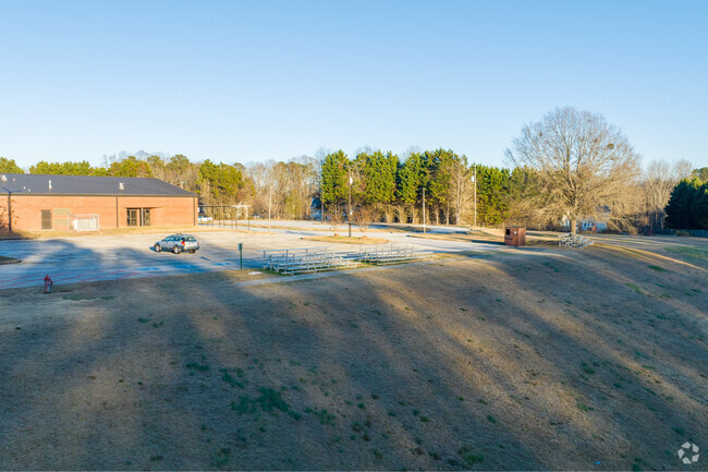 South Paulding Middle School has a student-teacher ratio of 13 to 1.