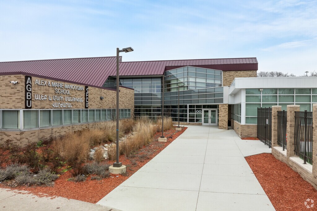 Agbu Alex-Marie Manoogian School entrance.