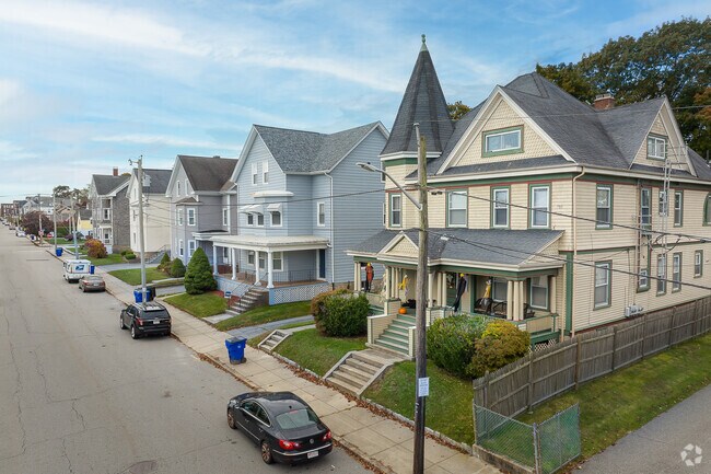 Find stunning large homes scattered across the city of Fall River, MA.