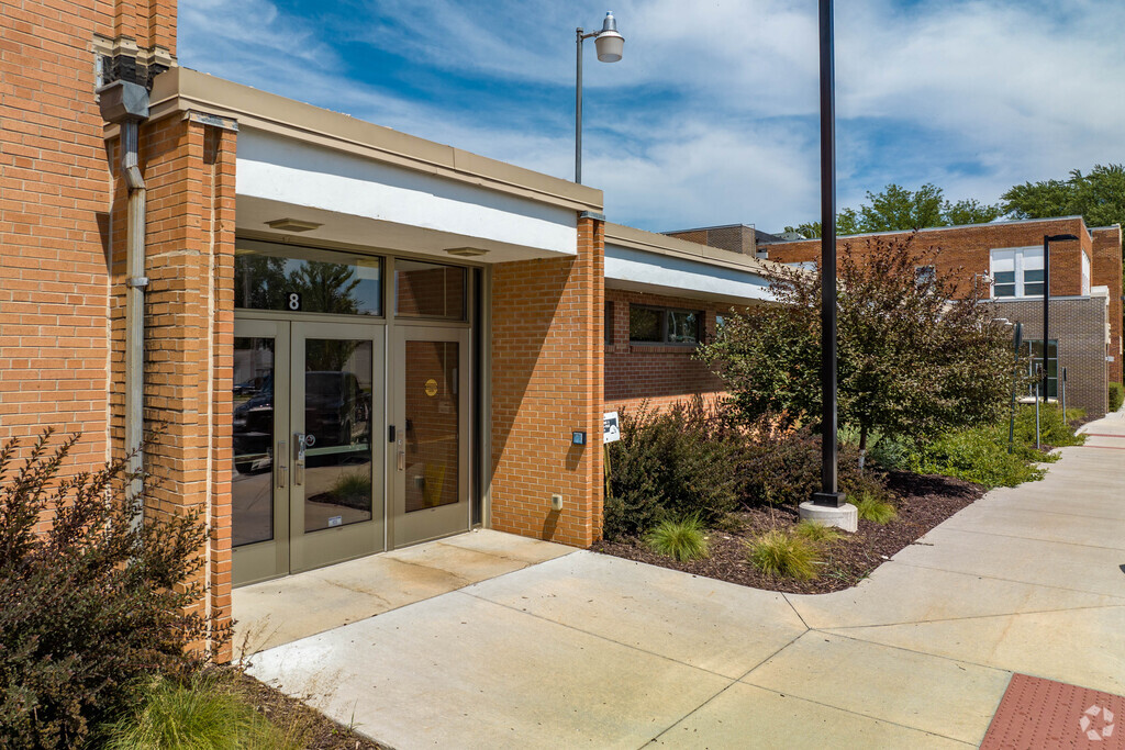 Bennington Elementary School serves students in PK through K-6.