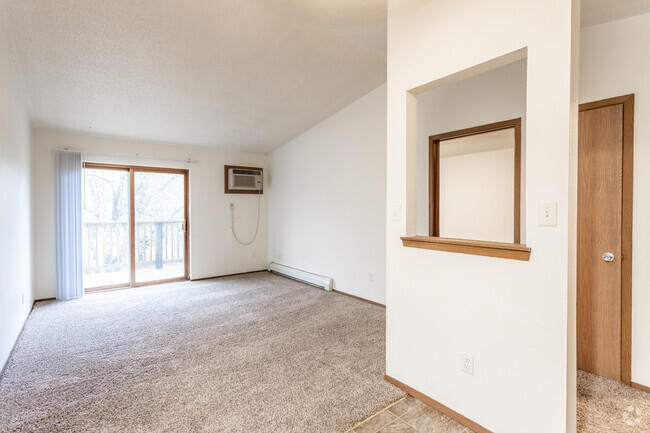2BR, 1.5BA - 832 SF