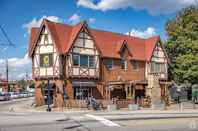 The Stratford Pub In Downtown Avondale Estates