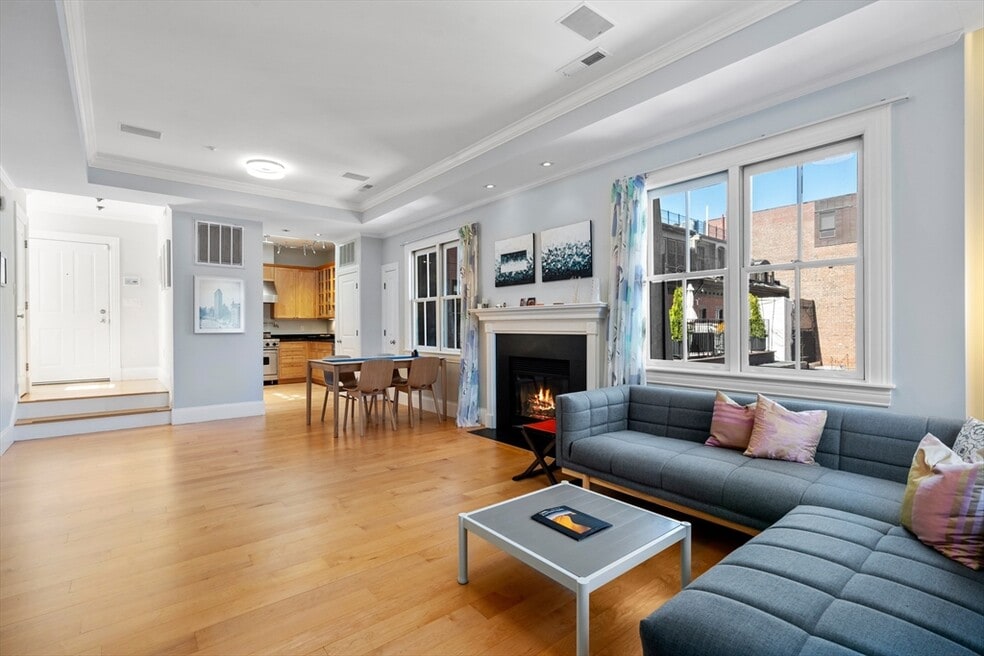 43 Worcester St unit 9, Boston, MA 02118 - photo 1