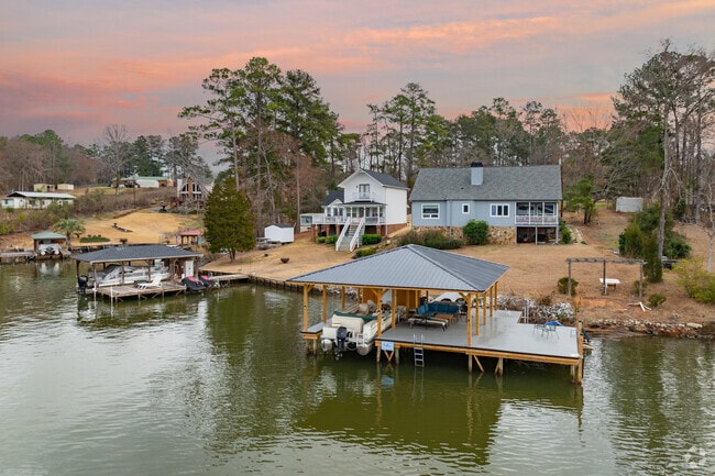 Lakeside homes with boat docks can be had  on Lake Sinclair near Milledgeville.