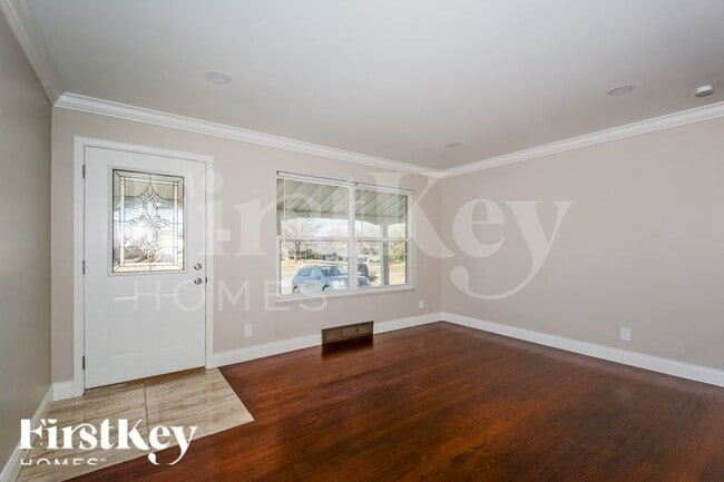11024 Acton Dr, Saint Louis, MO 63123 - photo 3