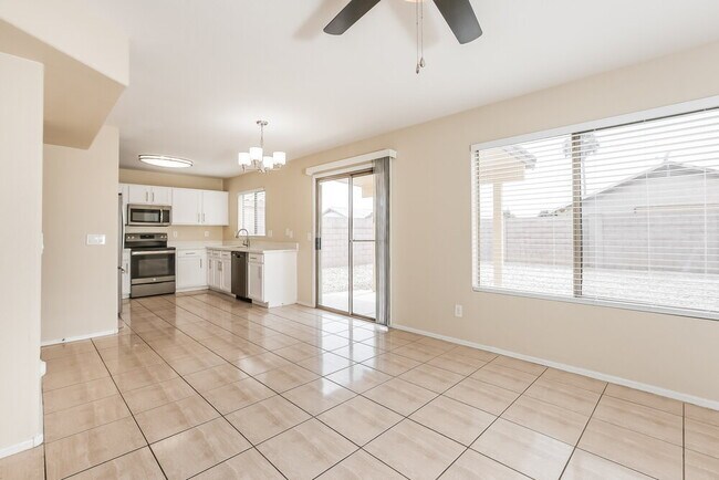 3822 N 105th Ln, Avondale, AZ 85392 - photo 6