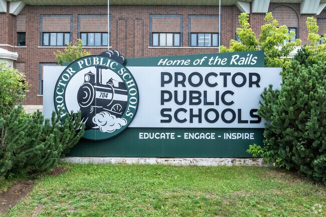 Proctor Senior High School has an overall B rating on Niche.