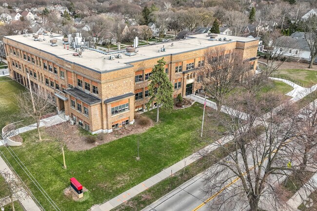 Washington Elementary is an elementary school in Wauwatosa.