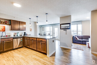 1975-1977 Marshall Ave, Saint Paul, MN 55104