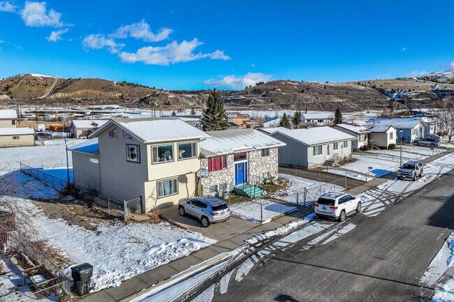 It's common to find Craftsman style homes in Anaconda.