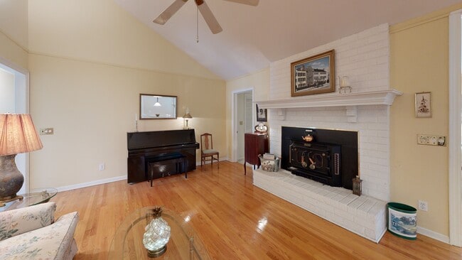 1647 Sulgrave Rd, Charleston, SC 29414 - photo 2