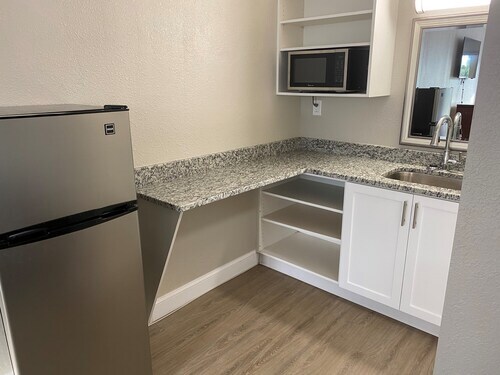 4645 N Socrum Loop Rd unit Double Studio, Lakeland, FL 33809 - photo 2