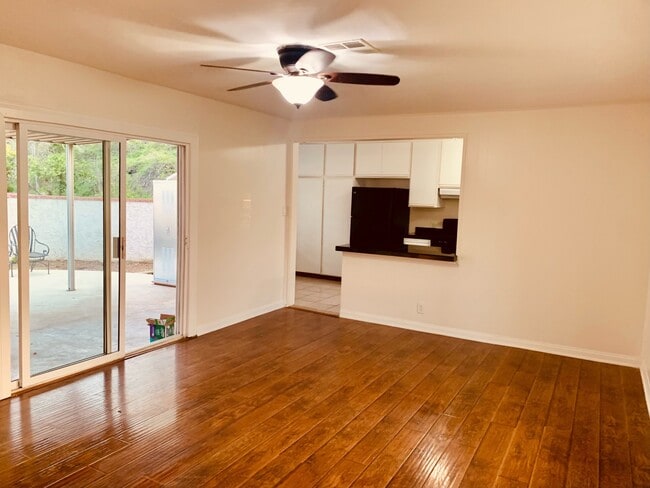 10830 Burnet Ave, Mission Hills, CA 91345 - photo 3