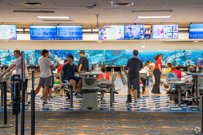 Westwood Lakes residents can enjoy some bowling at Bird Bowl.