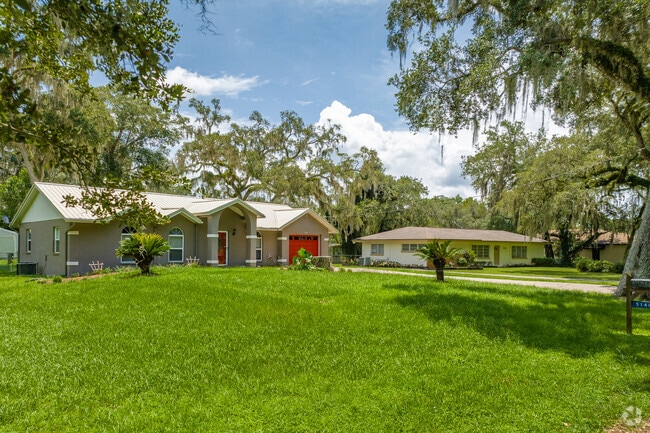 Secluded yet inviting, Ridge Manor offers a community-minded rural destination.