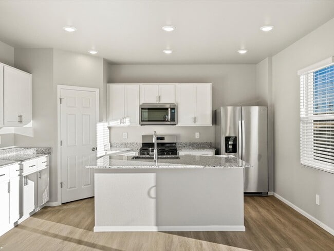 7332 27th Street Ln, Greeley, CO 80634 - photo 5