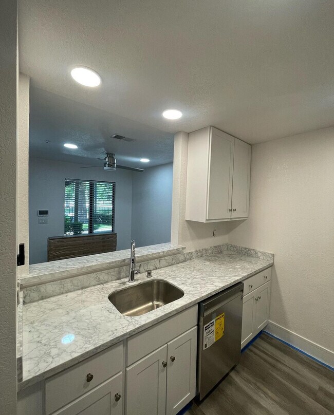 1801 Marshall Rd unit 803, Vacaville, CA 95687 - photo 7