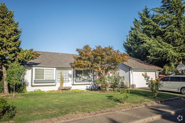 A Ranch Style Home in the Hayesville Neighborhood in Salem, OR.