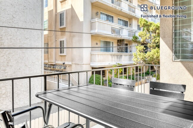 115 N Wetherly Dr unit FL2-ID679, Los Angeles, CA 90048 - photo 5