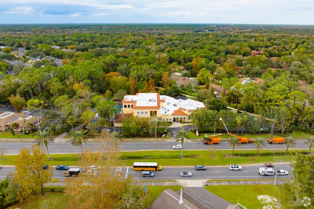 Esformes Hebrew Academy offers a private school alternative for local children.