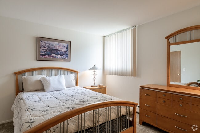 Hines Park, Westland, MI 48185 - photo 7