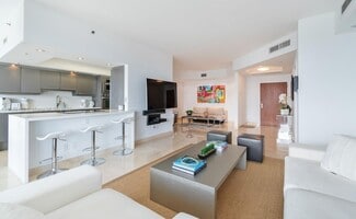 7000 Island Blvd, Aventura, FL 33160