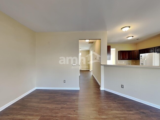 124 Barrington Dr, Mount Holly, NC 28120 - photo 4