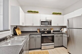 210 S Prairie View Dr, West Des Moines, IA 50266