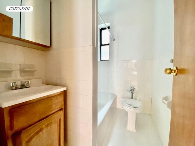 585 Isham St, New York, NY 10034 - photo 5