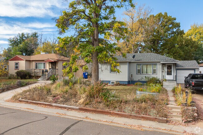 Most of the early to mid century homes in Belleview-Cornerstone Park have large lawns.
