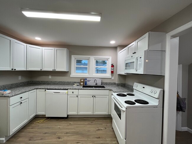 166 18th St unit 201, Bristol, VA 24201 - photo 3