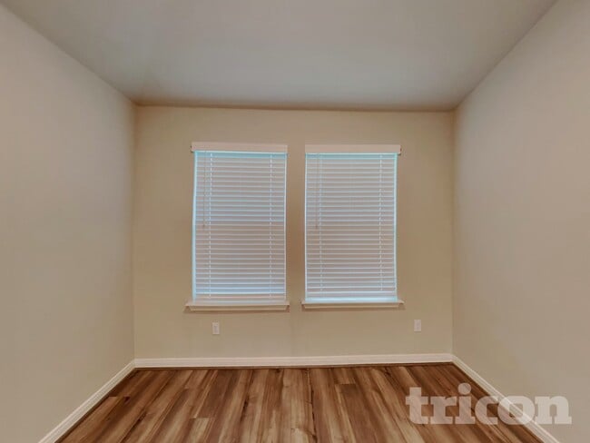 13618 Paxton Blvd, Saint Hedwig, TX 78152 - photo 5